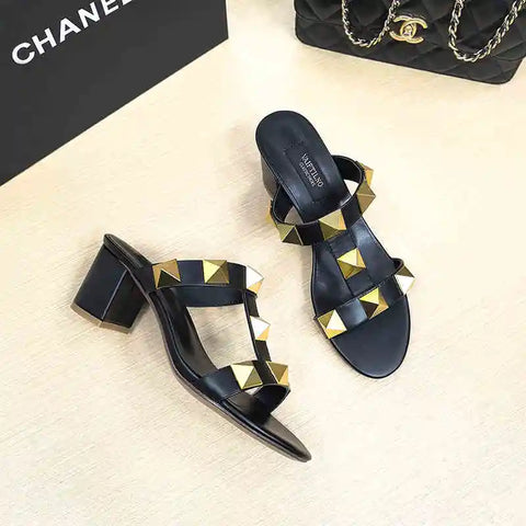 Women's flat sandals Gladiator summer 2025 luxury Brand Designer Rivets Open Toe slipper Leather Comfortable Ladies shoes Women
