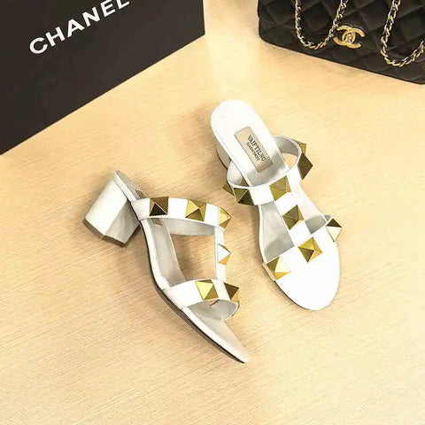 Women's flat sandals Gladiator summer 2025 luxury Brand Designer Rivets Open Toe slipper Leather Comfortable Ladies shoes Women
