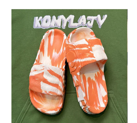Summer men's and women's flip-flops beach shoes New flat slippers couples comfortable non-slip bathroom sandals